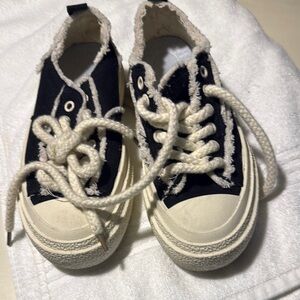 Broshka women sneakers